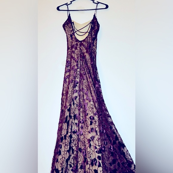 Party dress - Picture 2 of 3